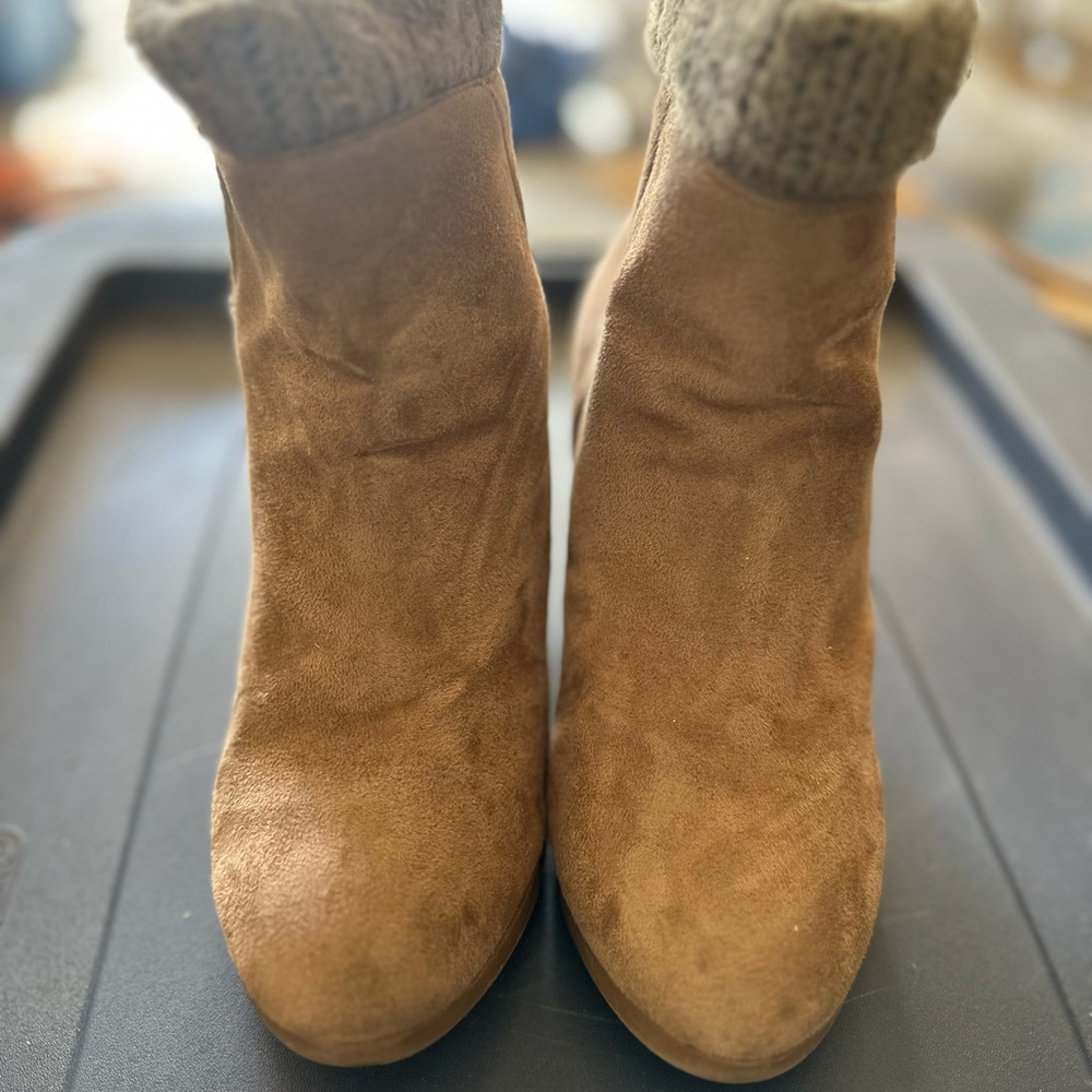Shoe Dazzle Brown Ankle Boots with Knit Cuff